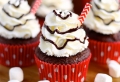 100+ Christmas cupcakes with recipes, tutorials and more!