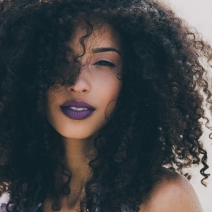 80 + Stunning Hairstyles for Curly Hair That You Will Fall In Love With