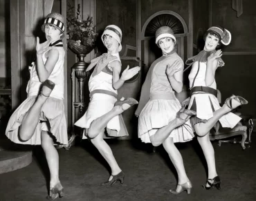 flapper girls dancing