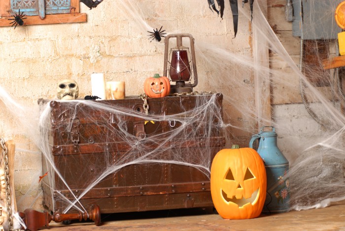 80 + Cute and creepy Halloween decorations for a truly spectacular party