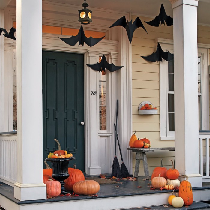 1001 + Ideas for Truly Creepy Halloween Decorations