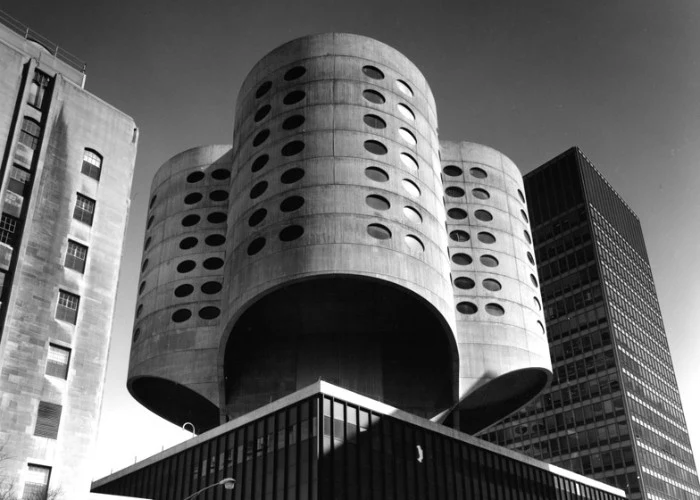 prentice women’s hospital, composed by three cylindric, tower-like structures, with oval windows, demolished in 2013
