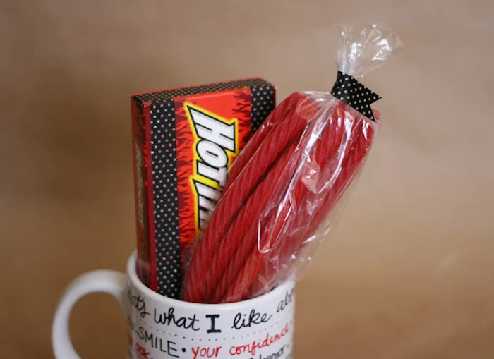 white mug with written messages on it, candy inside a mug, that's what i like about you, romantic gift ideas for boyfriend