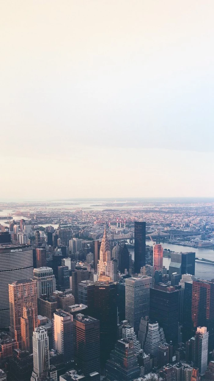 summer iphone wallpaper, new york skyline, chrysler building, grey sky