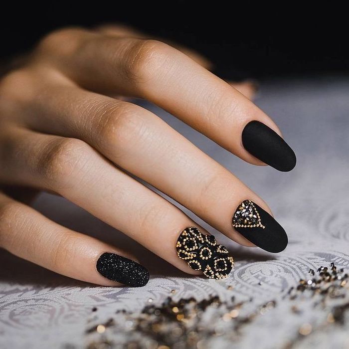 black nails with diamonds