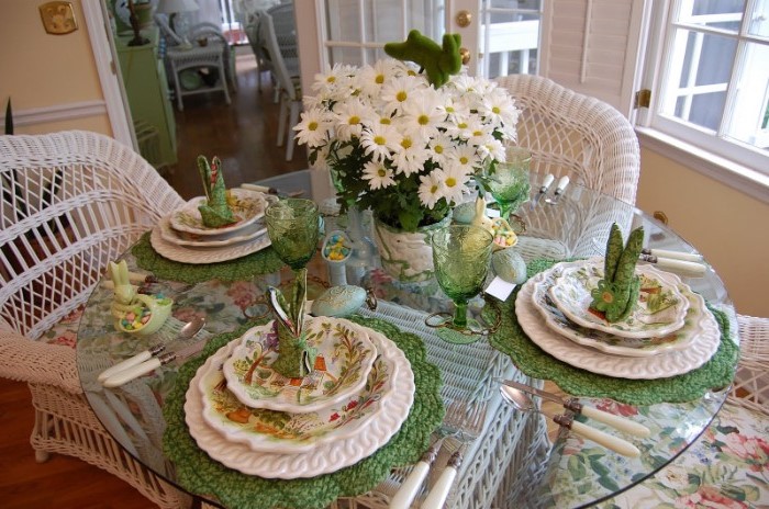 colourful plate settings, easter home decor, large bouquet of daisies, green bunny napkins