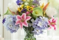 How to make flower arrangements to decorate your home this spring – tips + pictures