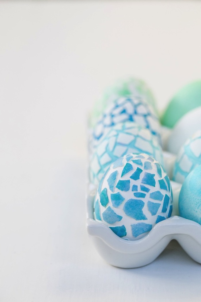 mosaic eggs, diy tutorial, how to dye eggs with food coloring, white eggs, with blue egg shells