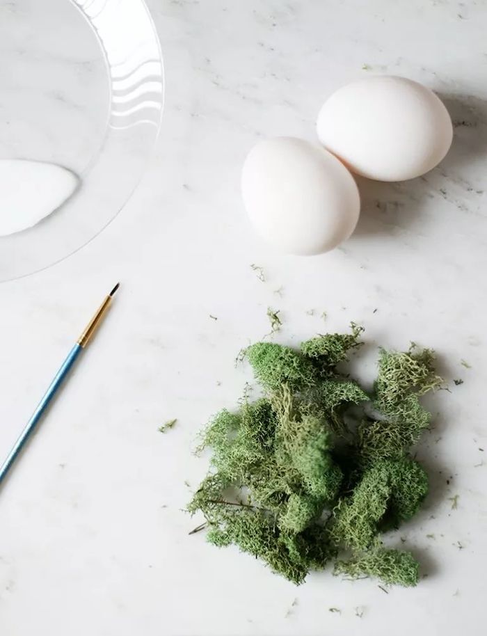 white eggs, green moss, marble countertop, step by step, diy tutorial, dying eggs with food coloring