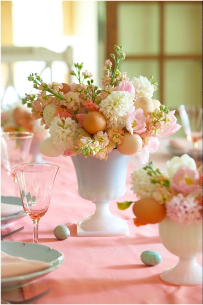 bouquet of flowers and eggs, easter decorating ideas table setting, blue plate settings