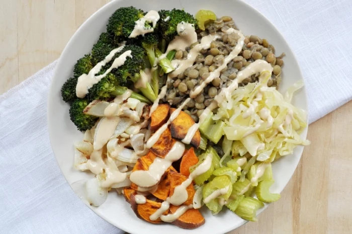 white plate, full of vegetables, nutrition plan, lentils and broccoli, onions and mushrooms