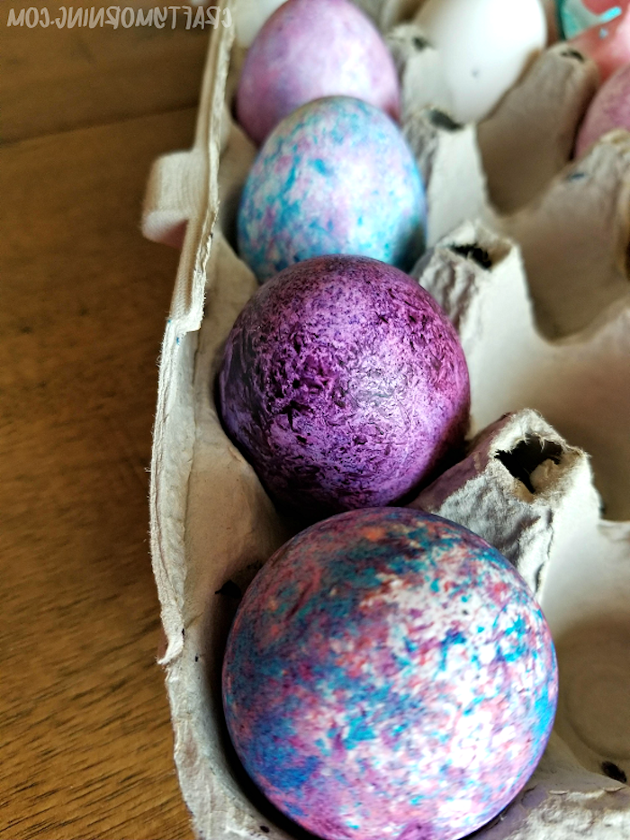 rice eggs, step by step, diy tutorial, how to color easter eggs, colourful eggs, in an egg carton