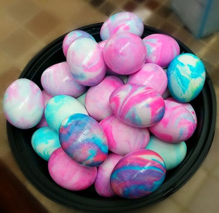 what is easter egg, shaving cream eggs, diy tutorial, colourful eggs, in a black bowl