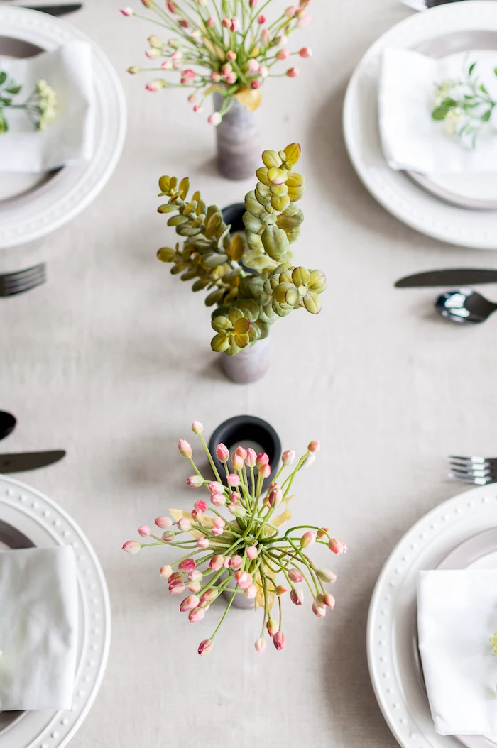 table settings, bouquets of succulents, bouquets of flowers, table decoration ideas, cement vases