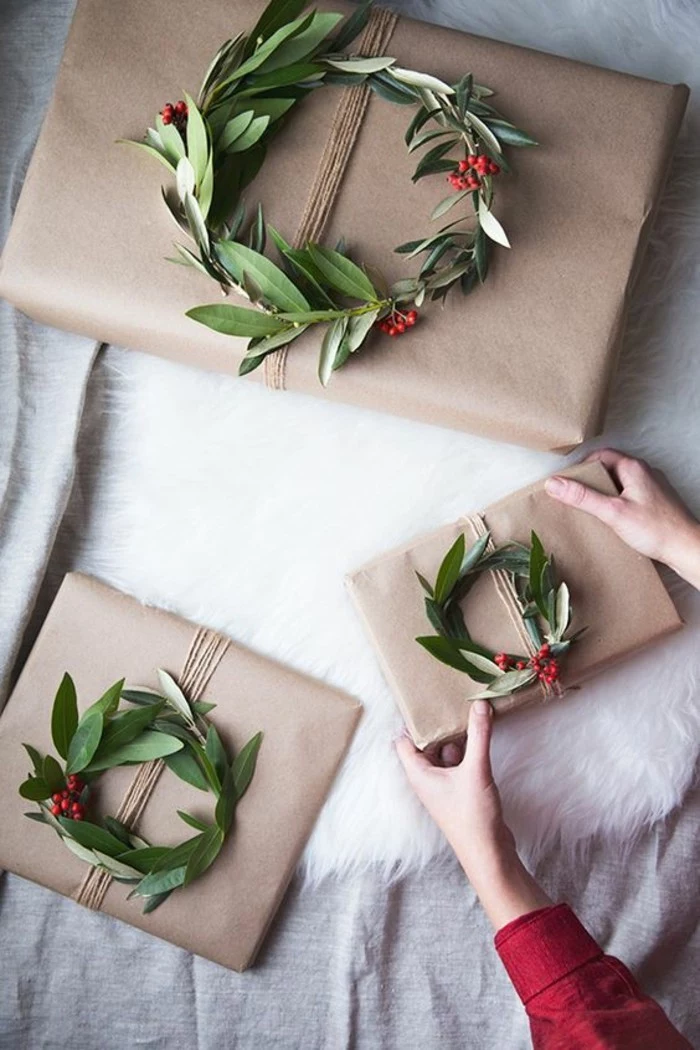 mistletoe wreaths, instead of ribbons, beige wrapping paper, creative birthday ideas for boyfriend