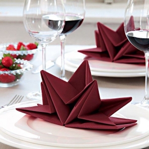 Over 70 napkin folding tutorials and ideas for an Insta-worthy table ...