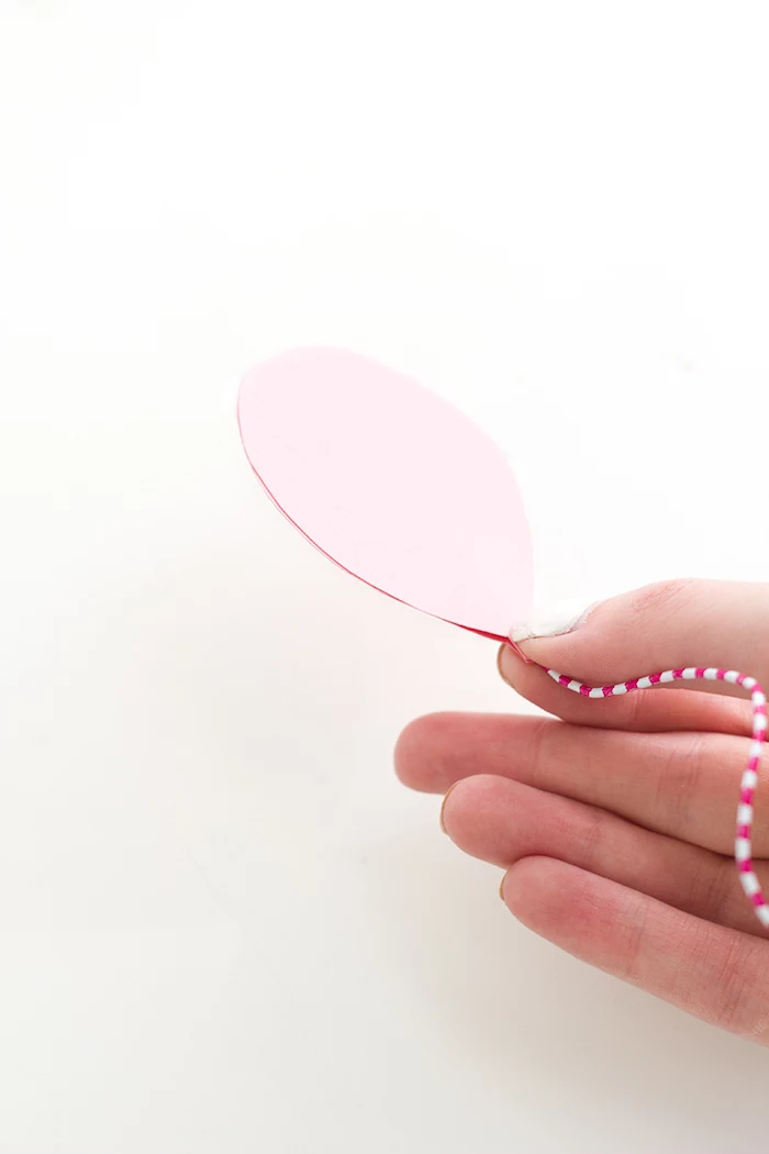 diy tutorial, step by step, sweet 16 themes, pink balloon, pink and white paper clip, cake toppers