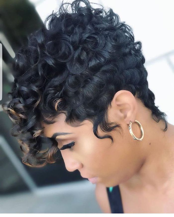 black curly hair, brown highlighted ends, short natural hairstyles for black women, small hoop earrings