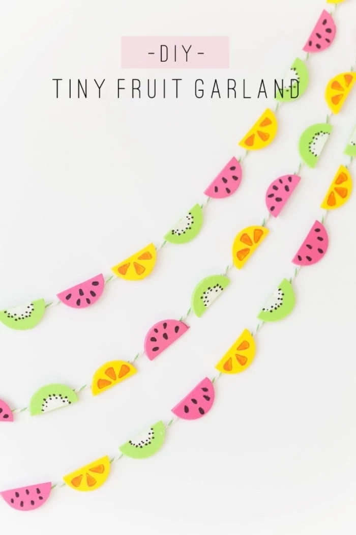 diy tiny fruit garland, kiwi watermelon and orange, cool diy projects, white wall