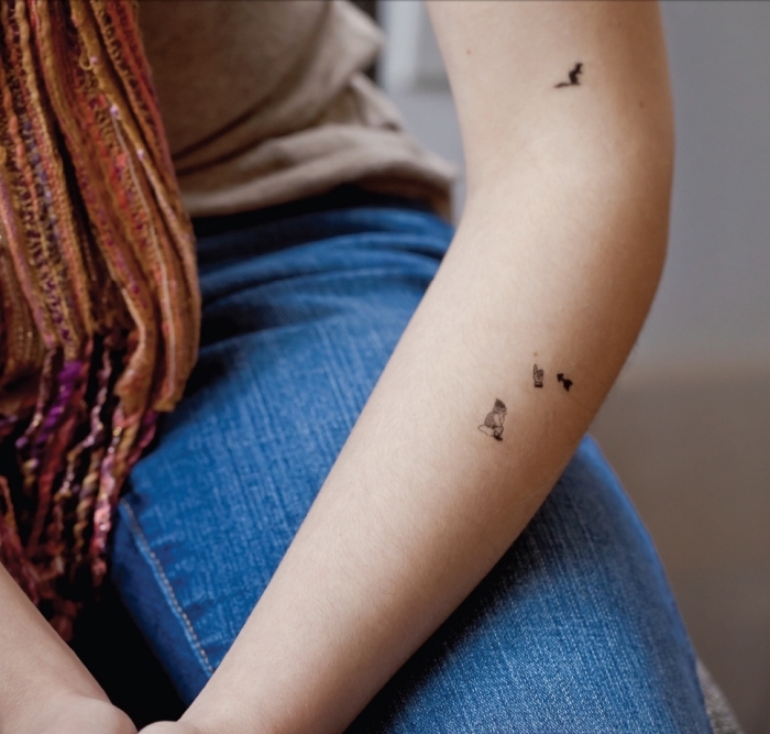 The charm of the discreet tattoo in 80 examples with a secret message