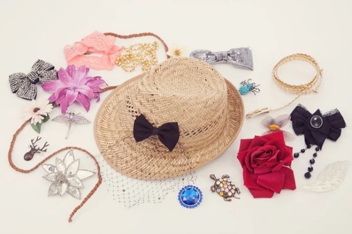 straw hat, diy things to do when bored, different bows, different accessories, black bow
