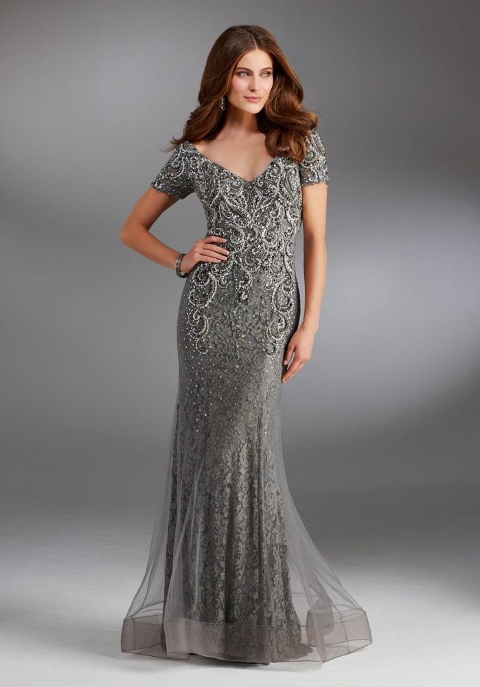 grey dress, v neckline, lace dress, short sleeves, lace mother of the bride dresses, brown wavy hair