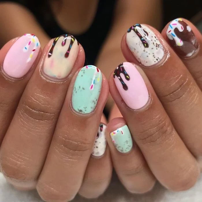 melting ice cream, with sprinkles, drawing on nails, spring nail designs, nude and pink, green and white
