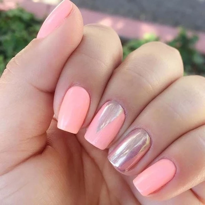 light pink nail polish, pink chrome, what color should i paint my nails, short nails