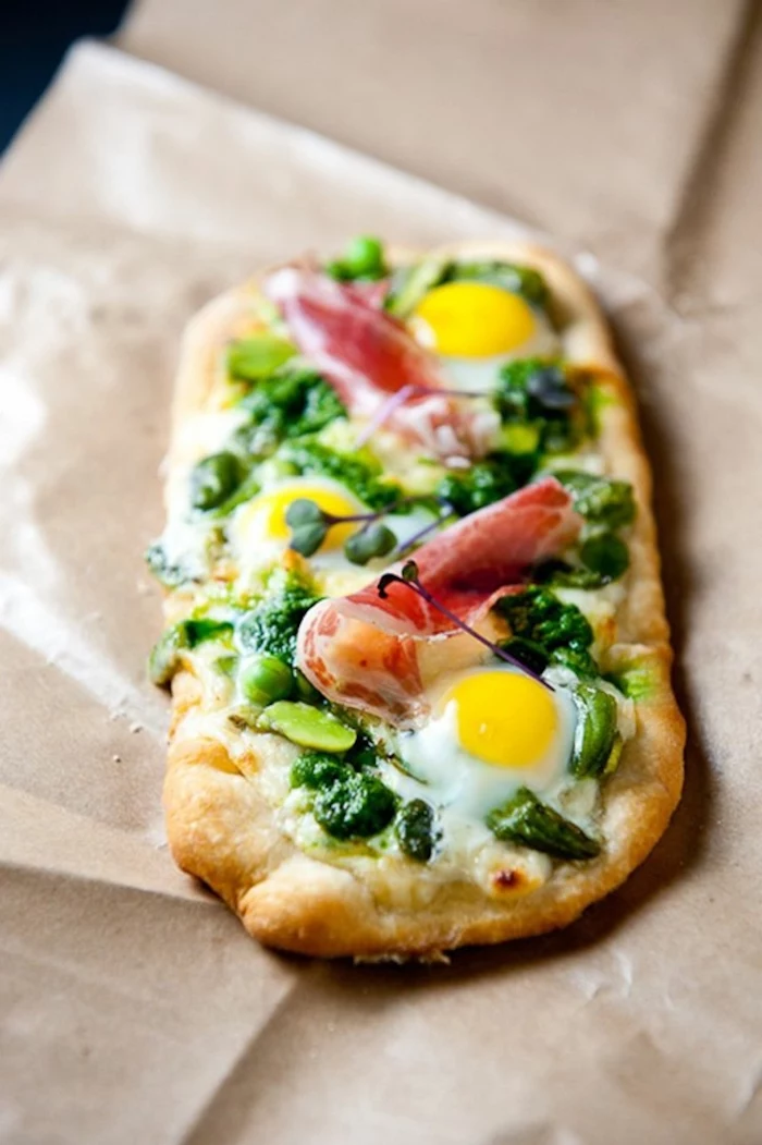 bread with eggs, bacon and spinach, good breakfast ideas, baking sheet