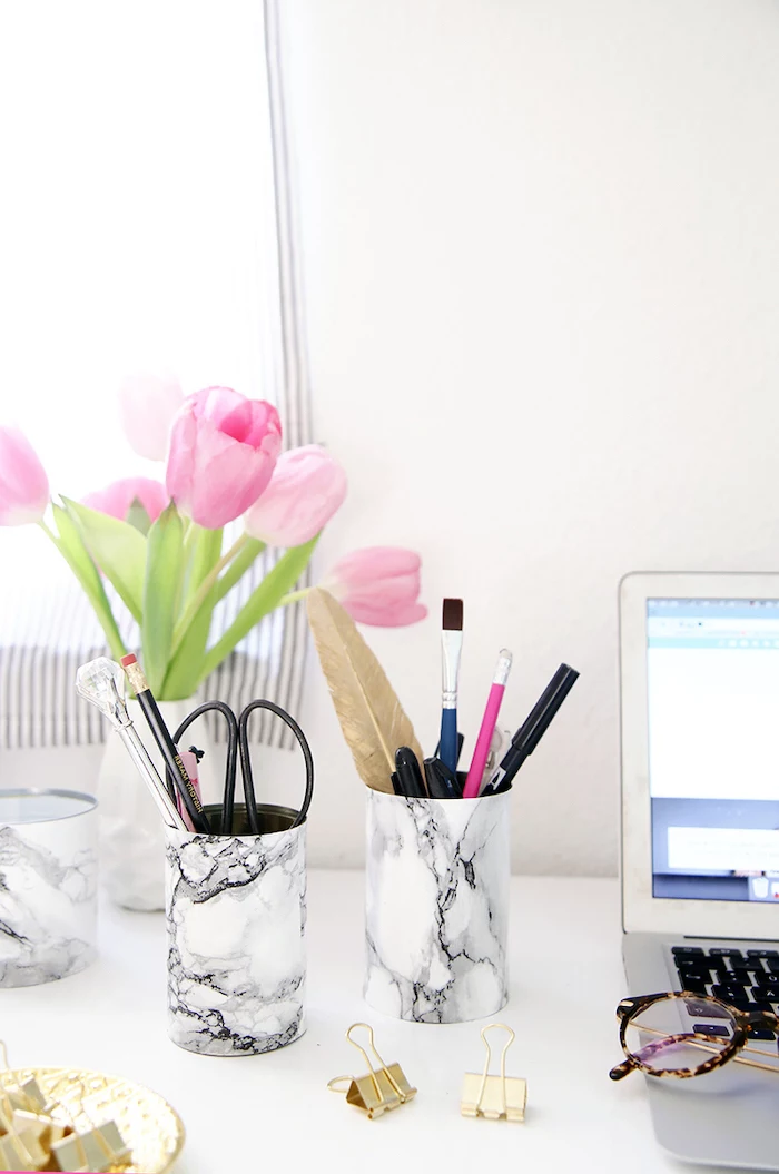pink tulips, flower bouquet, diy marble pencil holders, step by step tutorial, office desk decor