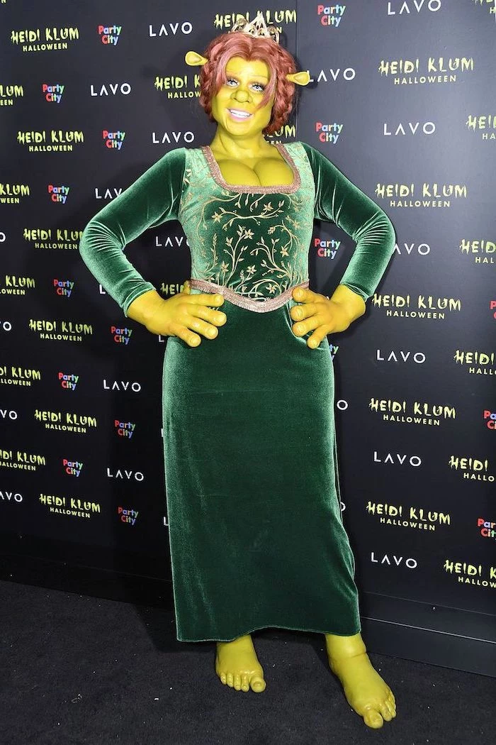 heidi klum, dressed as fiona from shrek, diy halloween costumes, green velvet dress, green skin