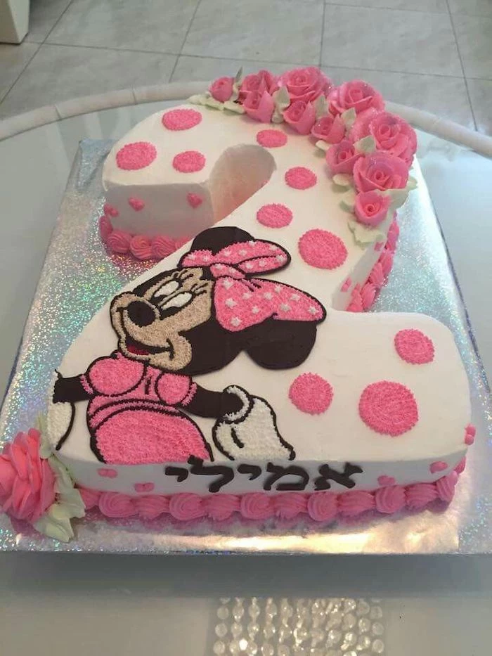 cake in the shape of number 2, easy minnie mouse cake, white fondant, pink frosting