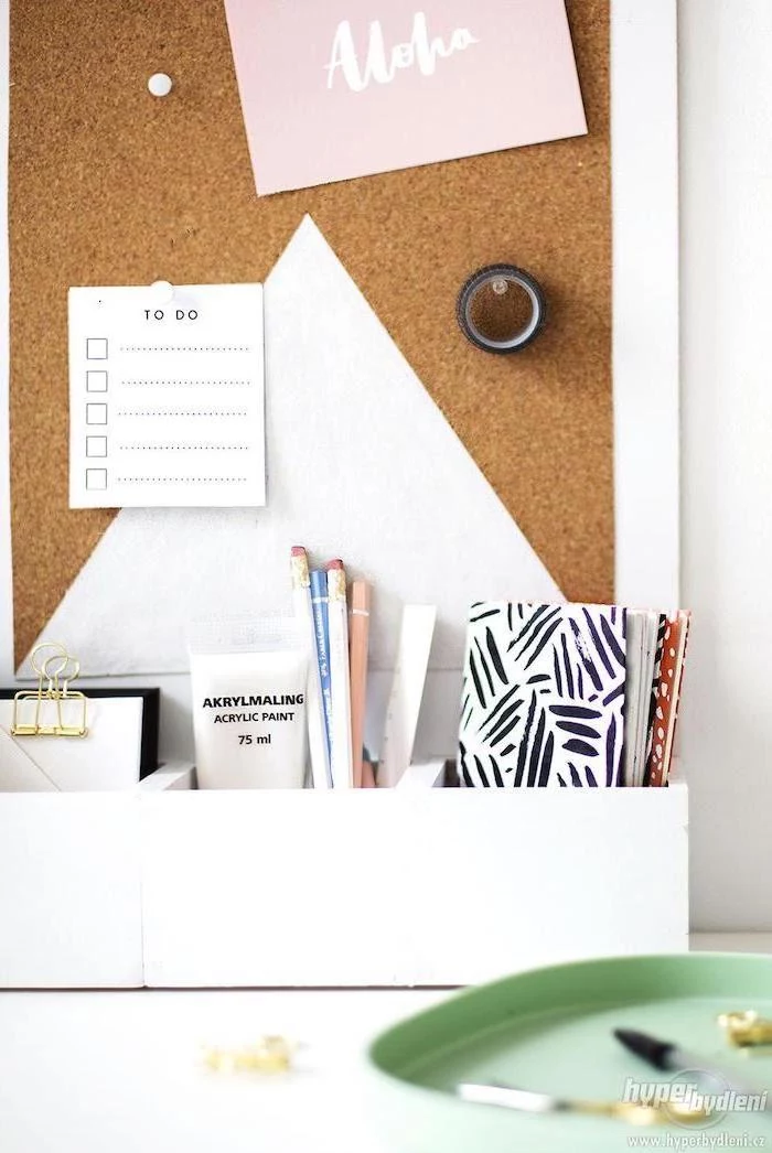 cork board, ideas for decorating your office at work, to do list, wooden desk organiser, white desk