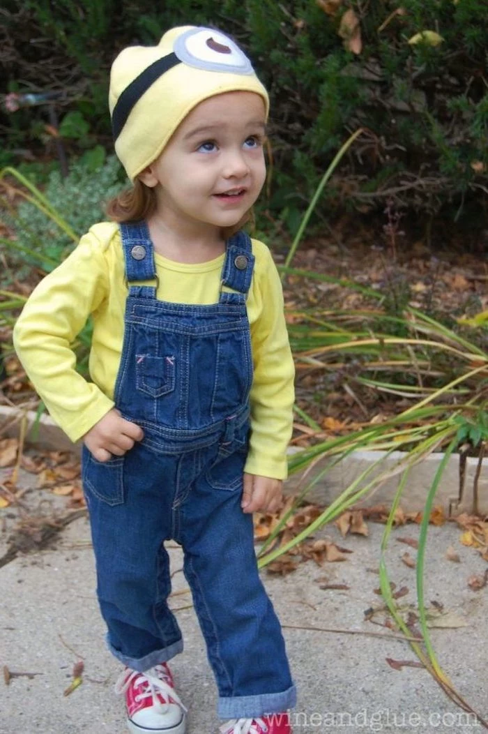 boy dressed as a minion, superhero costumes for kids, yellow blouse, jeans onesie, yellow beanie