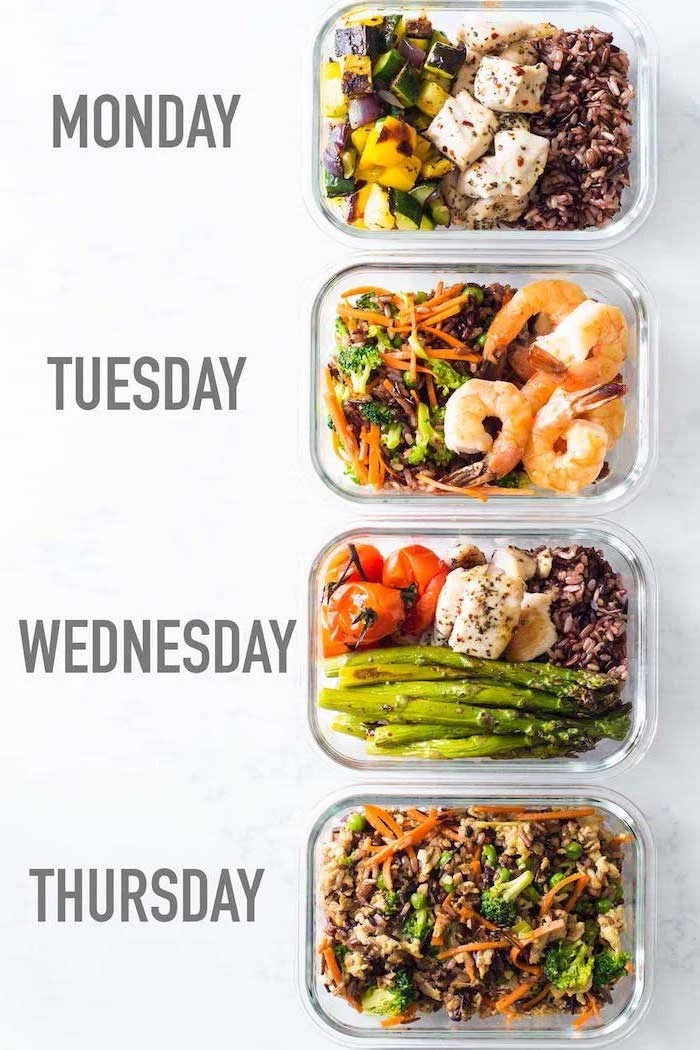 recipe for each day of the week, inside glass containers, healthy meal prep ideas for the week