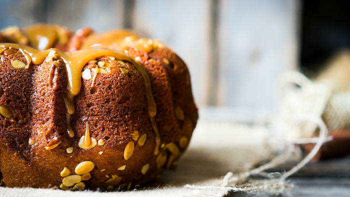 bundt cake, caramel drizzle, shaved almonds on top, cute thanksgiving desserts