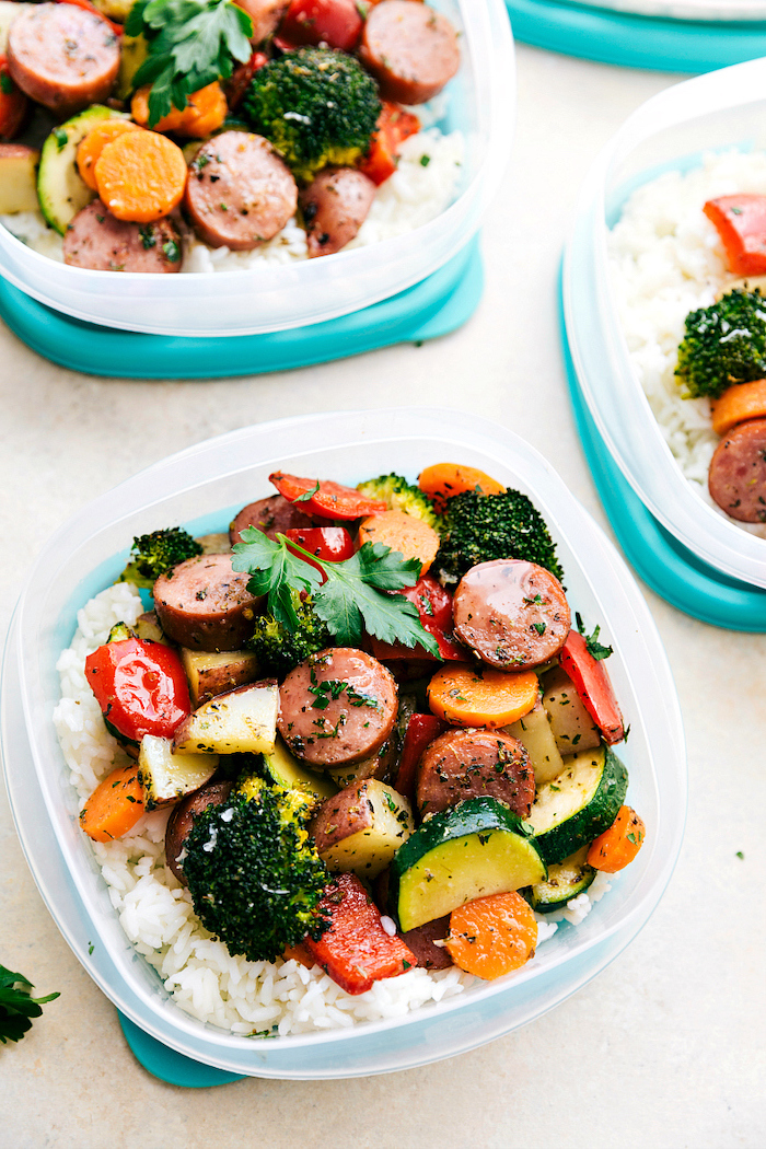 sausages with rice, zucchini and potatoes, peppers and broccoli, in plastic containers, diet plans for women