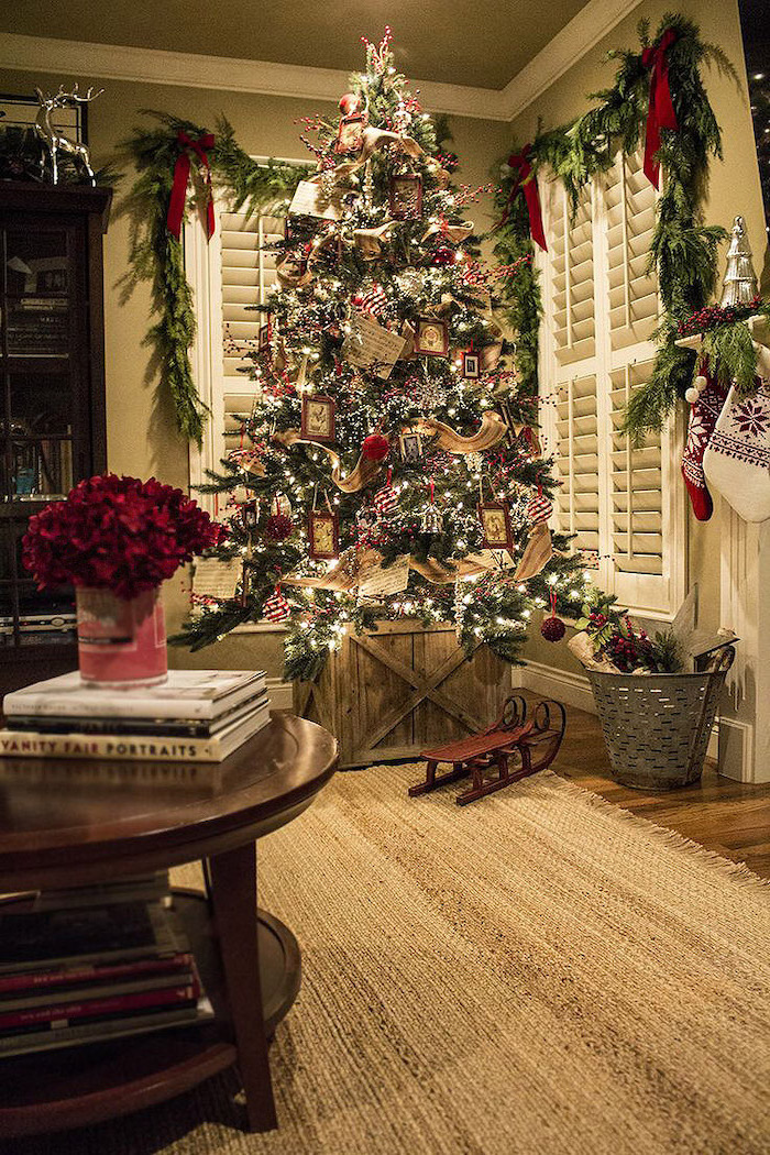 tree decorated with gold ribbon, wooden photo frames, how to decorate a christmas tree with ribbon, placed in wooden basket