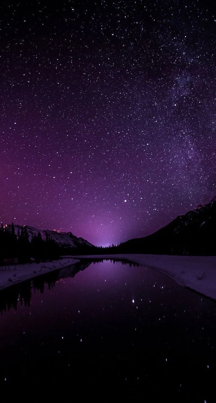 river flowing along snowy beaches, 2k wallpapers, sky filled with stars above it, purple and black colors