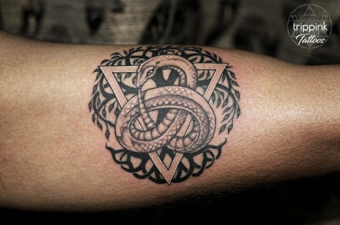 1001 Ideas For A Beautiful Ouroboros Tattoo And The Meaning Behind It