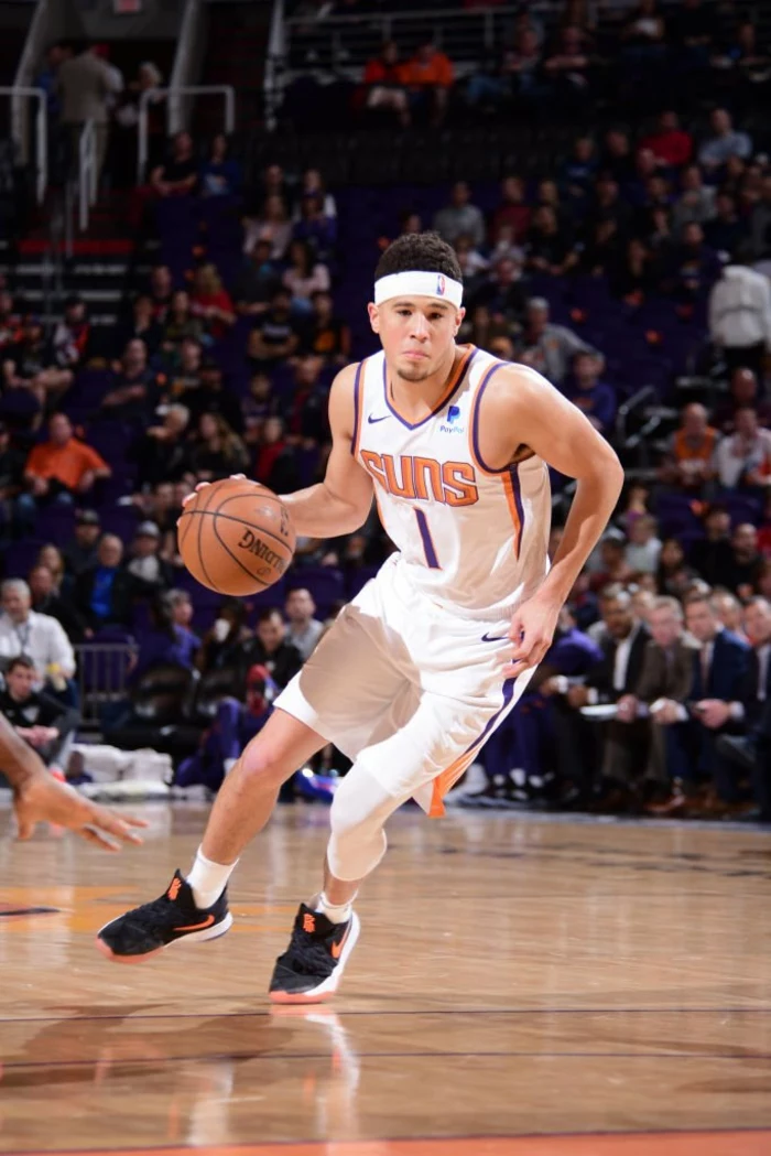 devin booker, dribbling the ball, standing on the court, cool nba wallpapers, wearing phoenix suns uniform