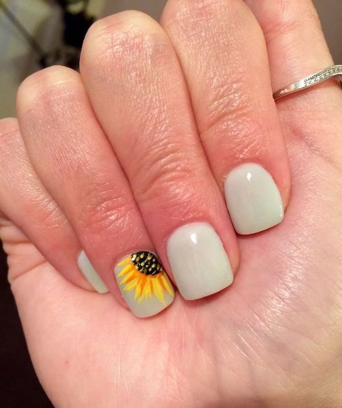 light grey nail polish, short square nails, cute nail colors, sunflower decorations