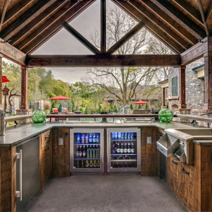 Social distancing at home? Here's some outdoor kitchen ideas to help you enjoy summer 2021