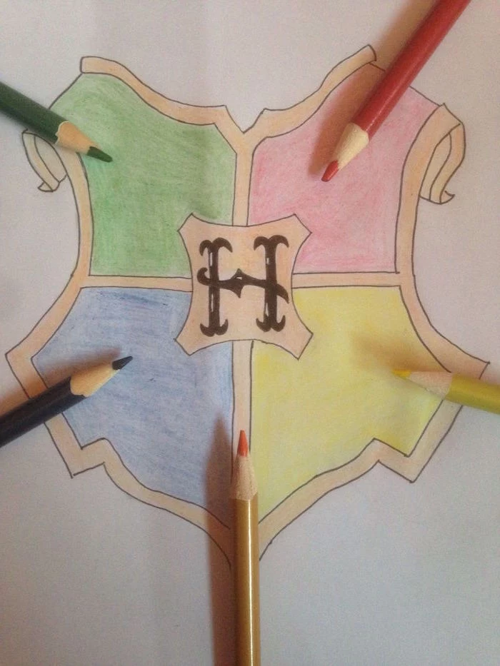 white background, hogwarts symbol, how to draw hogwarts, green and red, blue and yellow