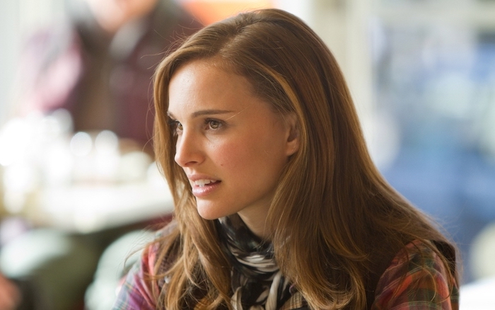 natalie portman still from thor movie hairstyles for thin hair medium length brunette hair