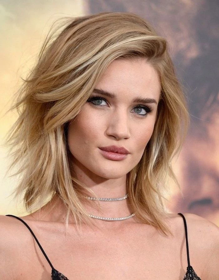 rosie huntington whitely wearing black dress diamond necklaces haircuts for thin hair blonde hair side swept