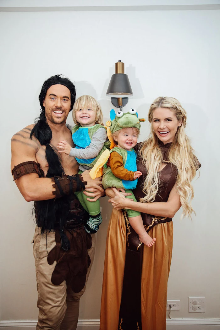 babies dressed as dragons mom dressed as daenerys targaryen dad as khal drogo game of thrones inspired family halloween costume ideas