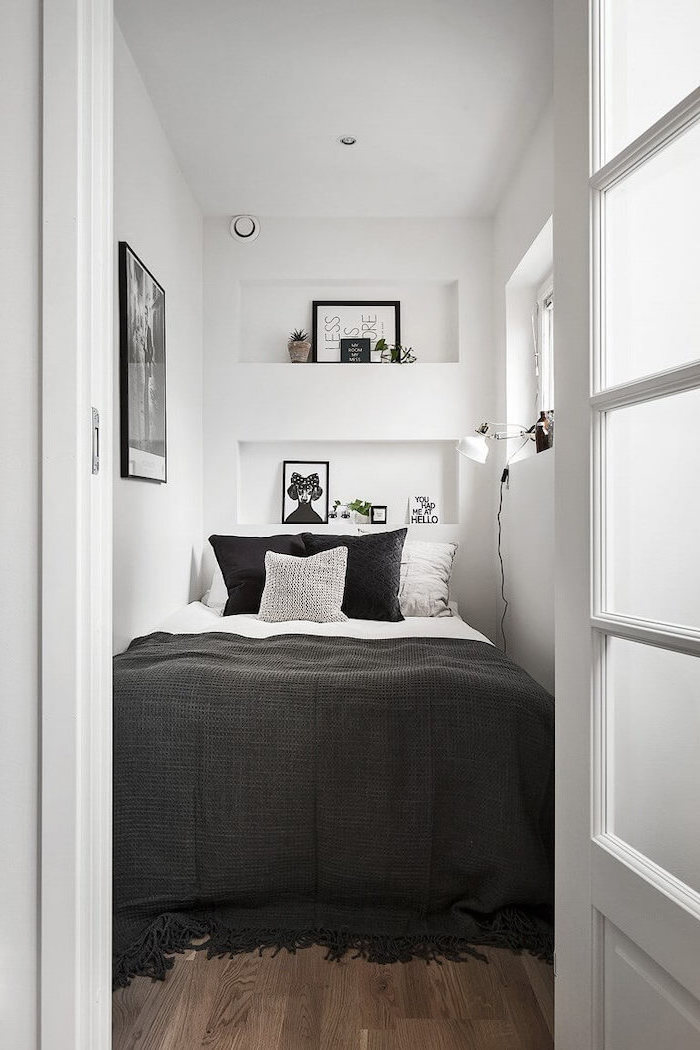 Featured image of post Small Black And White Themed Bedroom : Black and white themed teen bedroom decorating ideas.