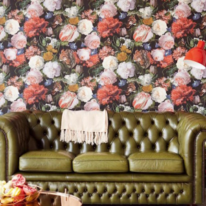 How to Beautify Your Living Room With a Vintage Wallpaper