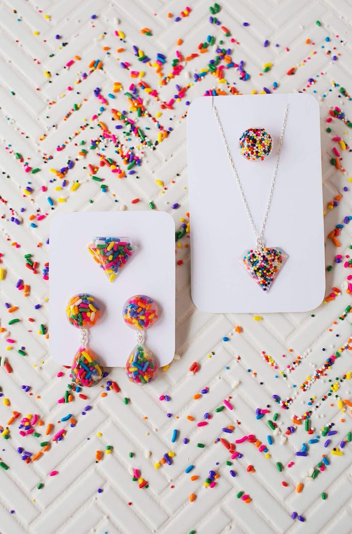 How To Make Resin Jewelry Fun Diys To Try